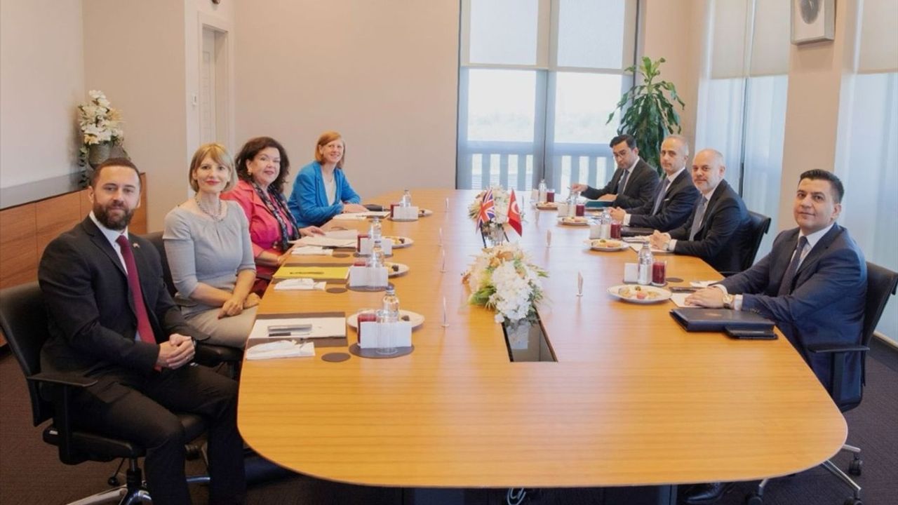 Cumhurbaşkanlığı Külliyesi'nde Stratejik Görüşme