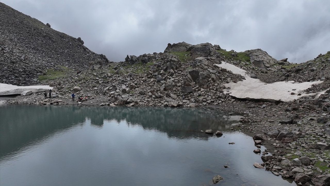 Iğdır Valisi Ercan Turan'dan Doğa Tırmanışı
