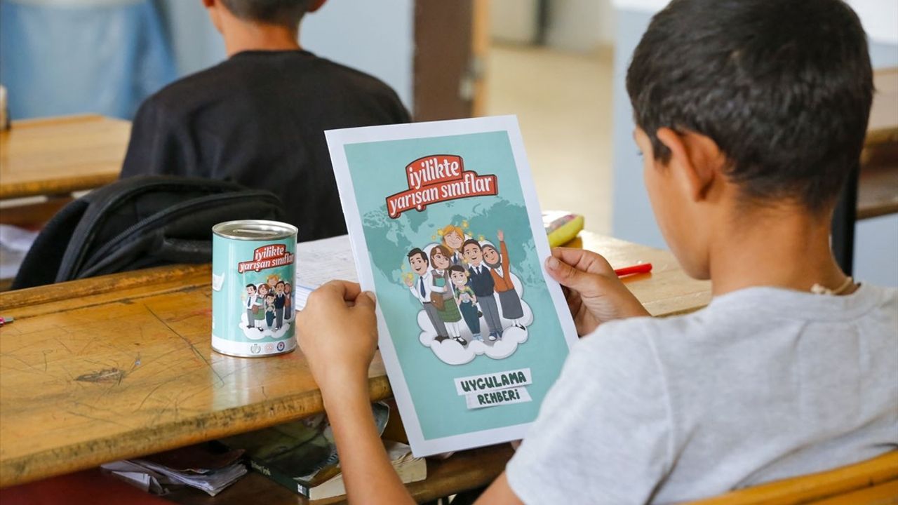 İHH'nın İyilikte Yarışan Sınıflar Projesi İle 11 Bin 608 Yetime Destek