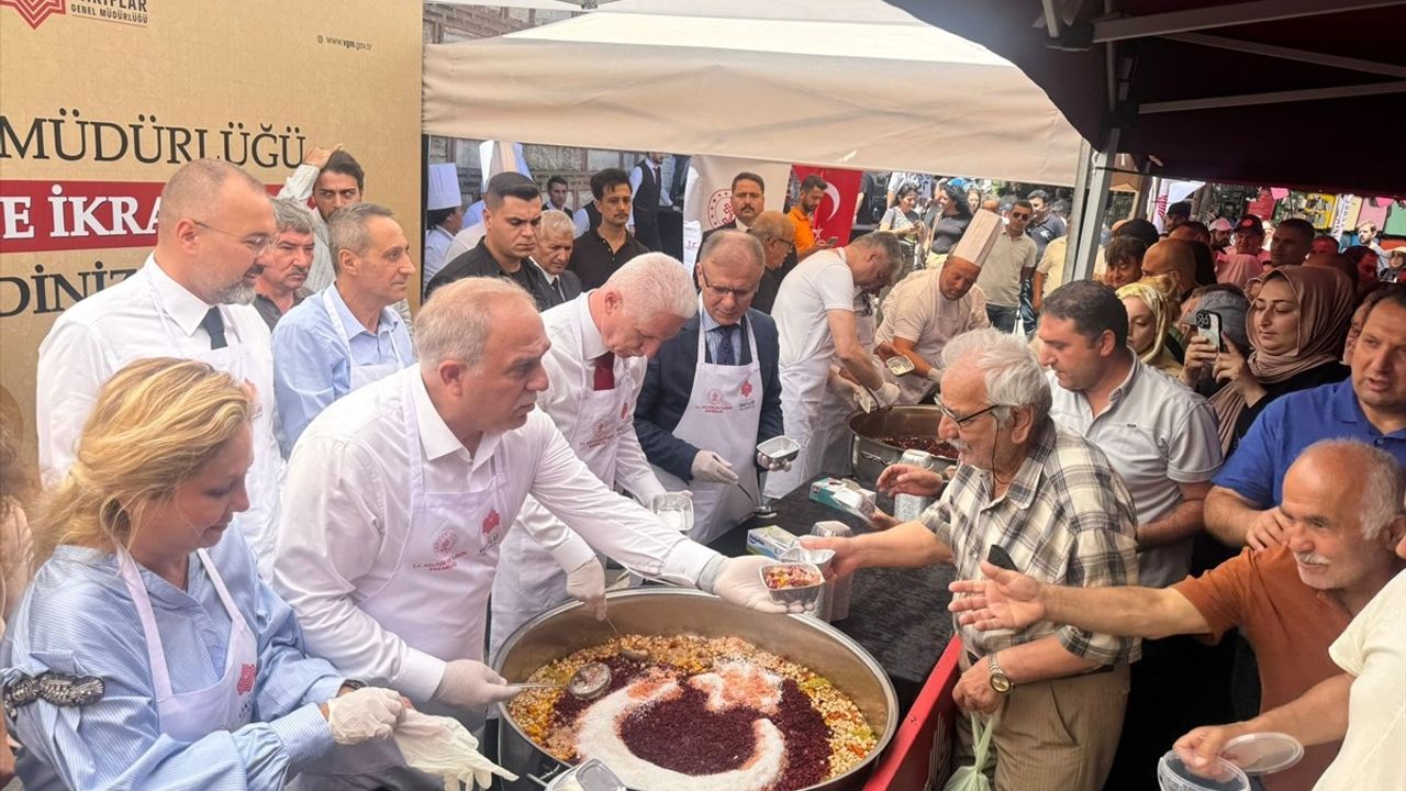 İstanbul'da Mısır Çarşısı'nda 29. Aşure Festivali Düzenlendi