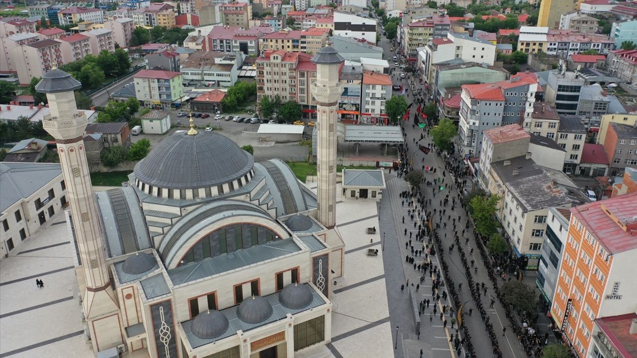 Kars ve Ağrı'da Kerbela Şehitleri Anıldı