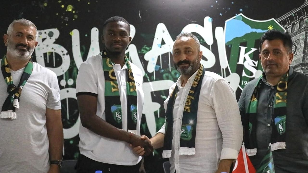 Kocaelispor'dan Yeni Transfer: Anfernee Jamal Dijksteel