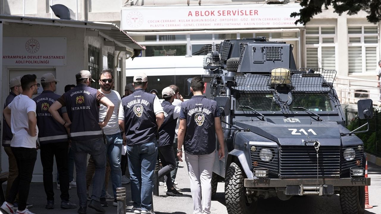 Mizah Dergisinde Hazreti Muhammed Karikatürü Yayınlaması Sebebiyle 4 Şüpheli Gözaltına Alındı