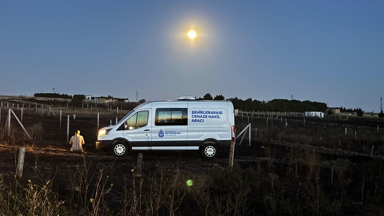 Silivri'de Yangın Kontrol Altına Alındı: İtfaiye Eri Yaralandı