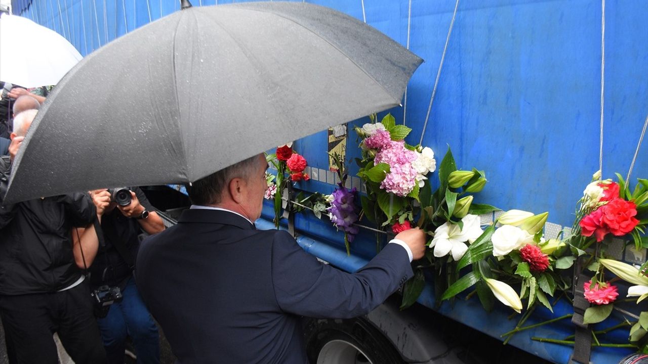 Srebrenitsa Soykırımı Kurbanlarının Cenazeleri Potočari'ye Uğurlandı