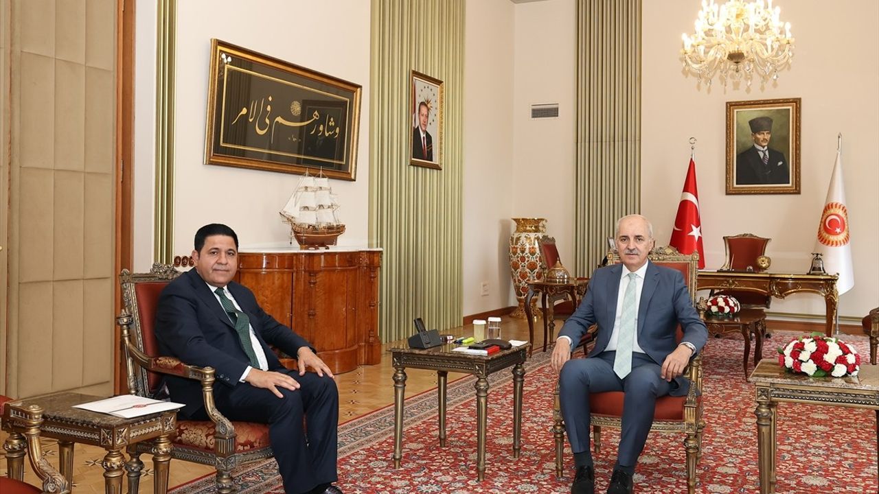 TBMM Başkanı Kurtulmuş, Yeni Yol Partisi'nden Bülent Kaya ile Görüşme Gerçekleştirdi