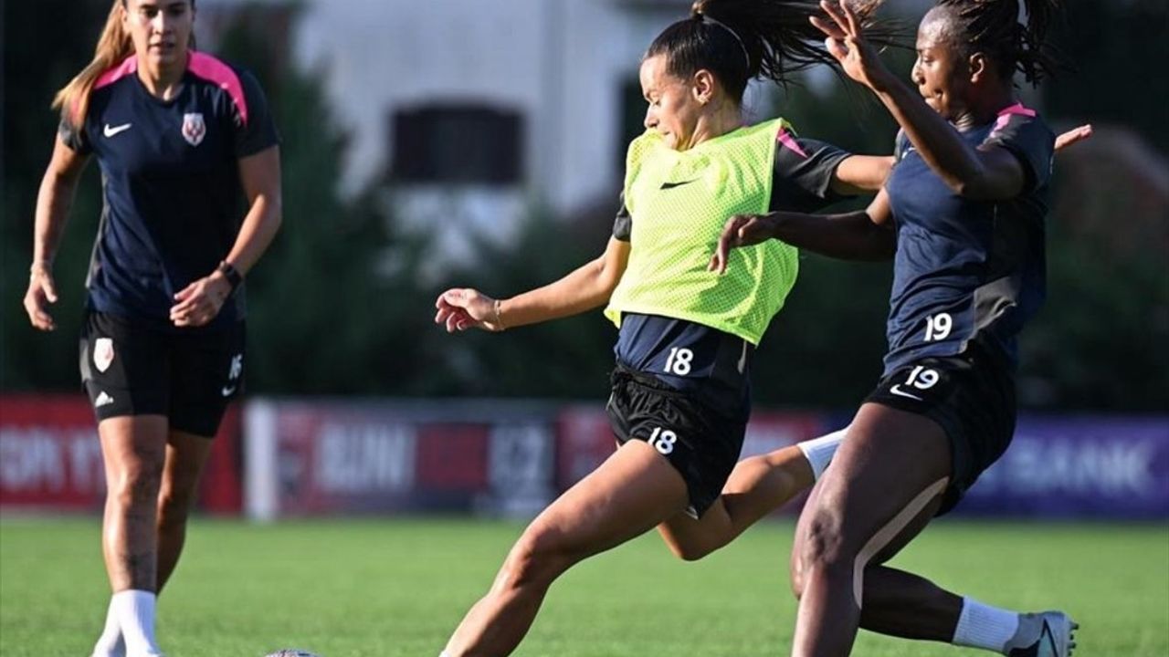 ABB FOMGET Kadın Futbol Takımı Kiryat Gat Maçına Hazırlanıyor