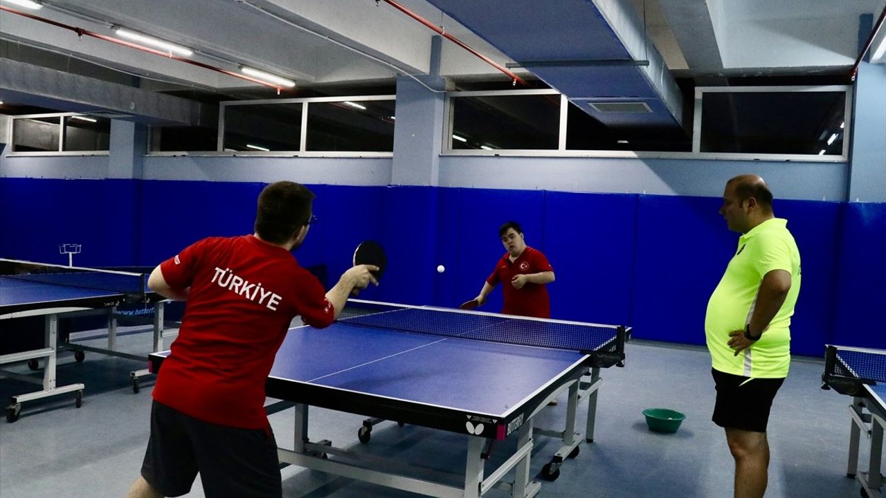 Down Sendromlu Masa Tenisi Milli Takımı Dünya Şampiyonası İçin Hazırlanıyor