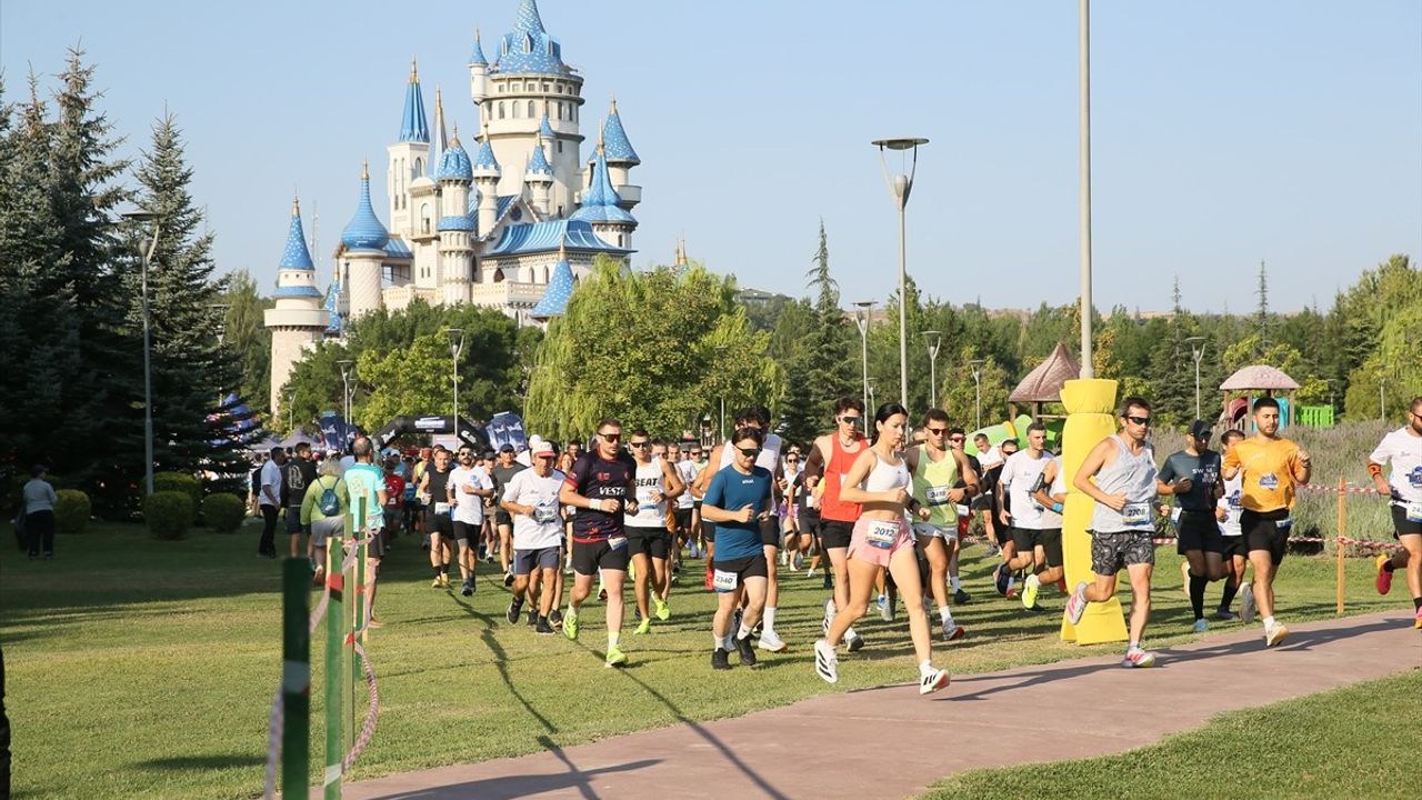 ETİ Lifalif 6. Uluslararası Eskişehir Yarı Maratonu ve Spor Festivali Tamamlandı