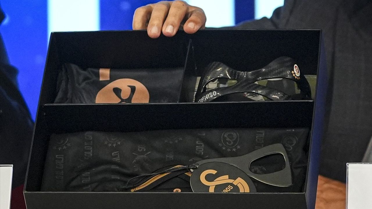 Galatasaray, Victor Osimhen Transferini Gerçekleştirdi