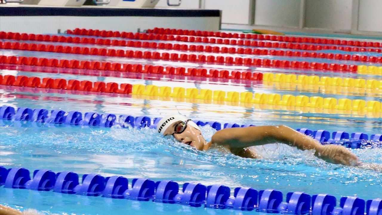 Geleceğin Şampiyonları: Zeynep ve Ömer'in Yüzme Hayalleri