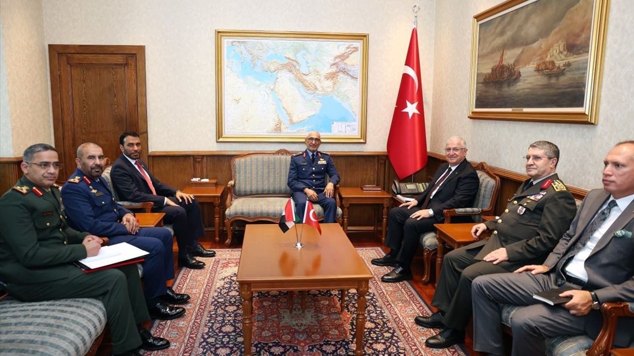 Milli Savunma Bakanı Güler, BAE Genelkurmay Başkanı'nı kabul etti