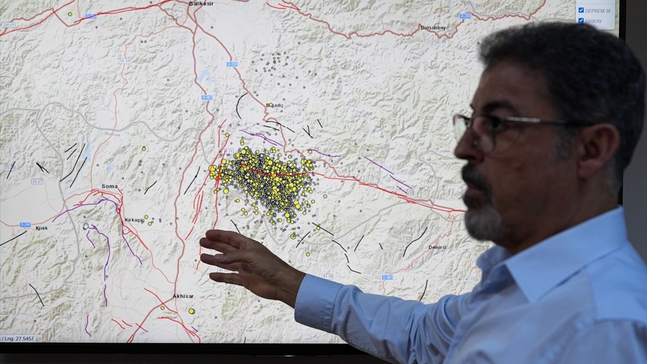 Sındırgı'da 4 Bin Artçı Sarsıntı: Depremde Alınan Önlemler ve Gelecek Beklentileri