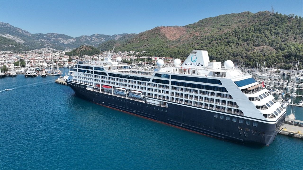 Azamara Pursuit Kruvaziyeri Marmaris'e Geldi