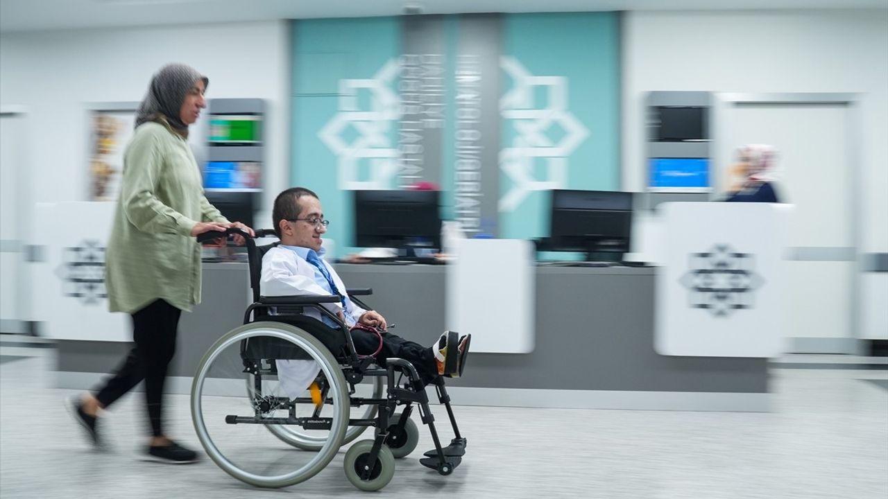 Cam Kemik Hastalığıyla Mücadele Eden Hamza'nın Tıp Hayali