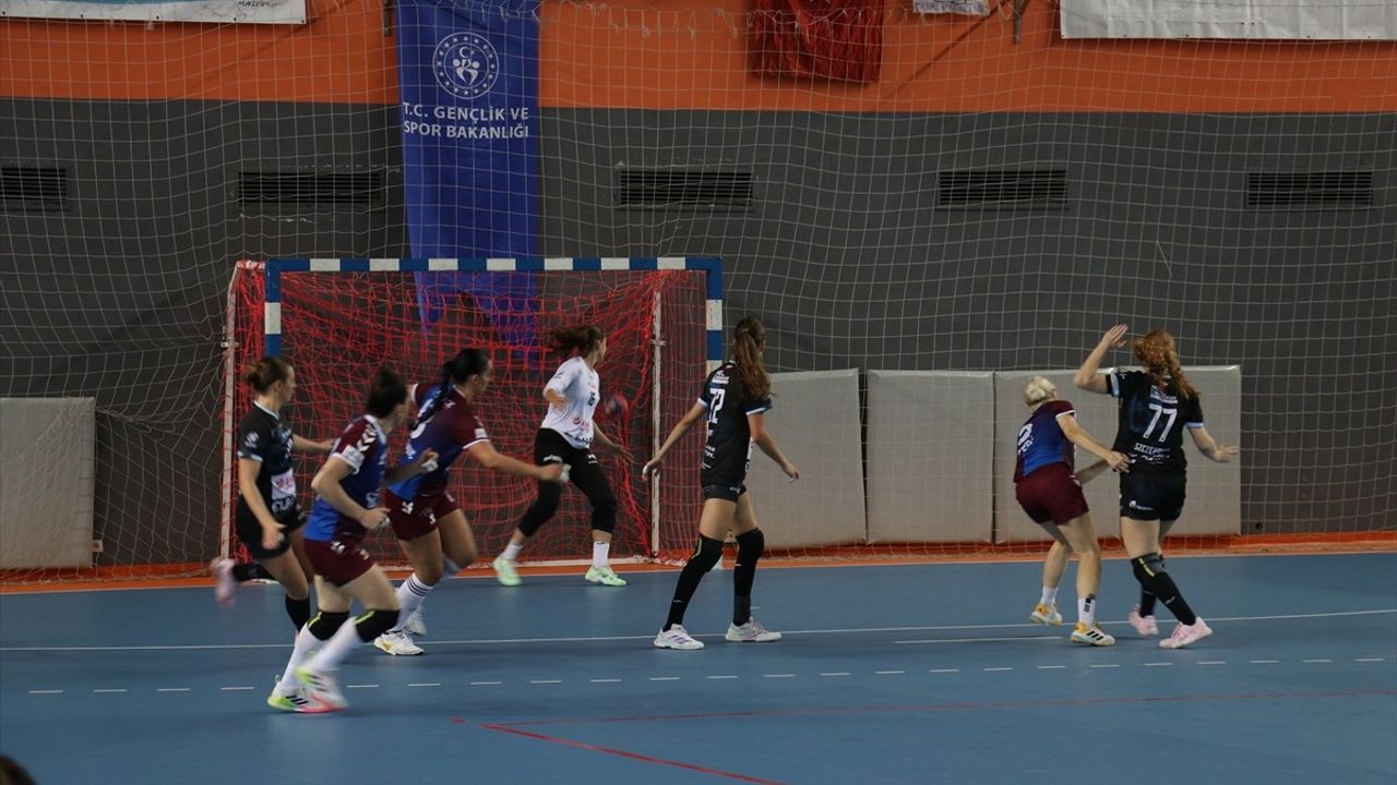 EHF Kadınlar Avrupa Kupası: Energa Start Elblag, Trabzon Ortahisar Belediyespor'u Yenerek İyi Bir Başlangıç Yaptı