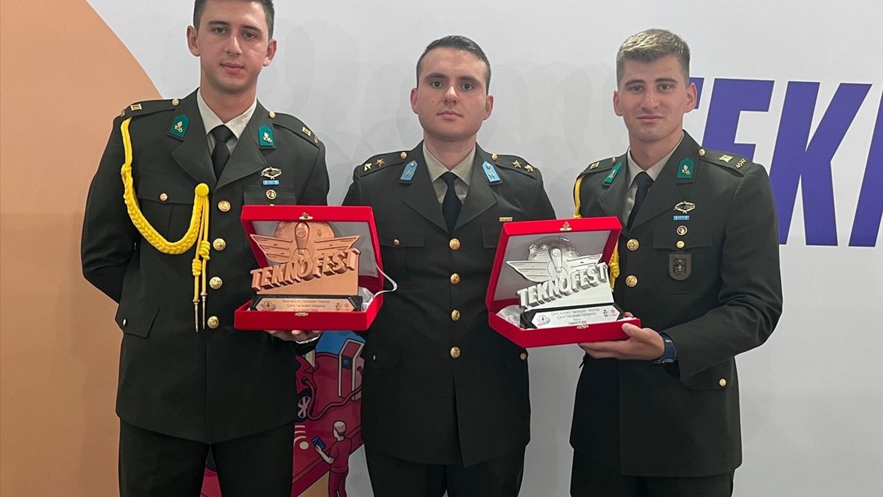 Kara Harp Okulu Öğrencilerinin Yenilikçi Projesi: Sahra Su Toplama Ünitesi