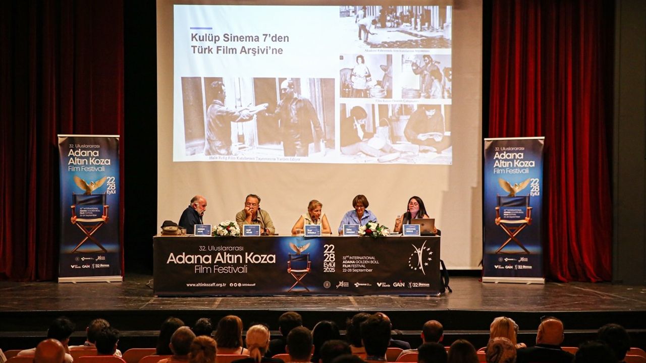 Prof. Sami Şekeroğlu'na Saygı Duruşu: 32. Adana Altın Koza Film Festivali'nde Söyleşi Gerçekleştirildi