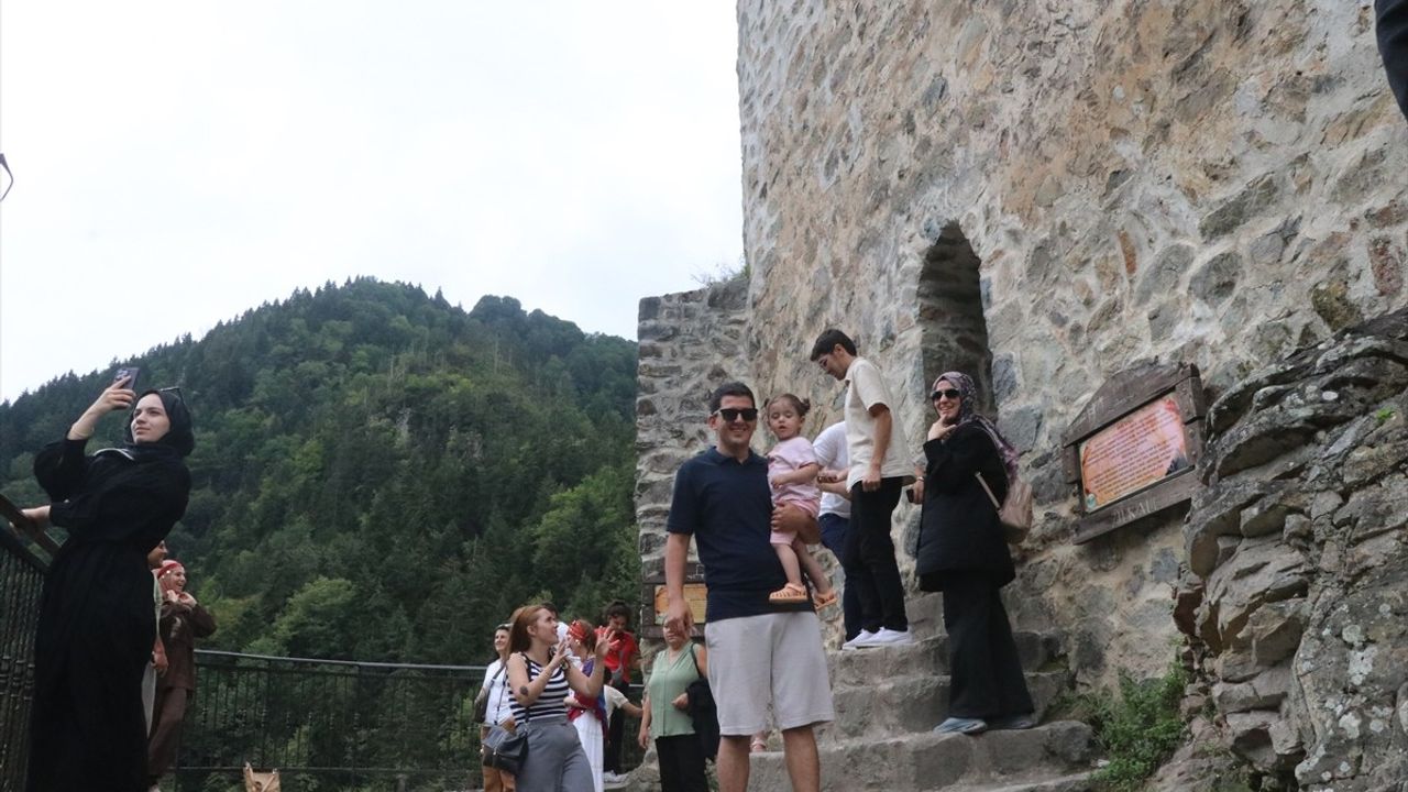 Rize'nin Zil Kale'si 140 Bin Ziyaretçiyi Ağırladı