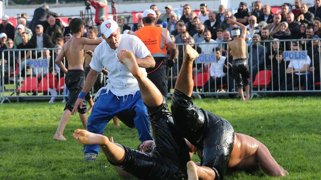 Tokat'ta 1. Ali Yücel Yağlı Pehlivan Güreşleri