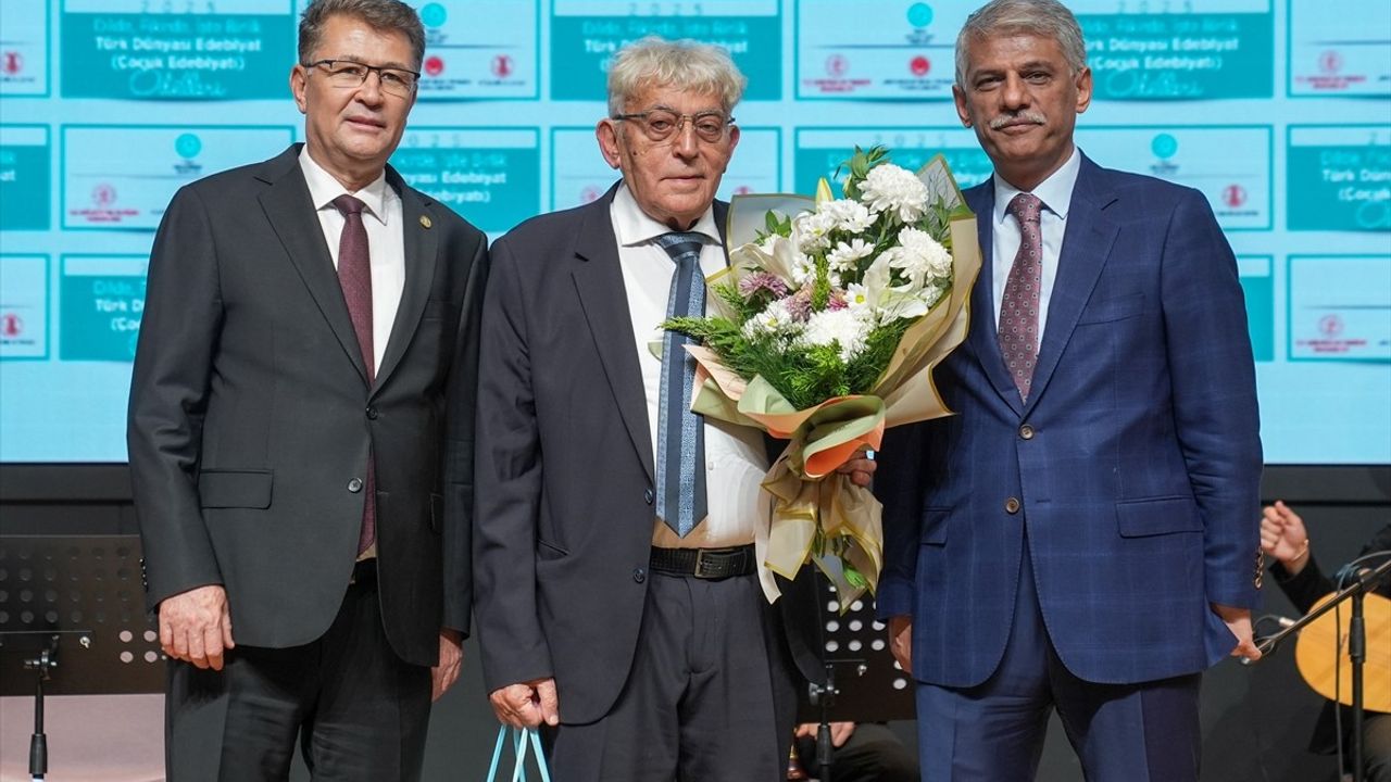 Türk Dünyası Edebiyat Ödülleri Töreni Gerçekleşti