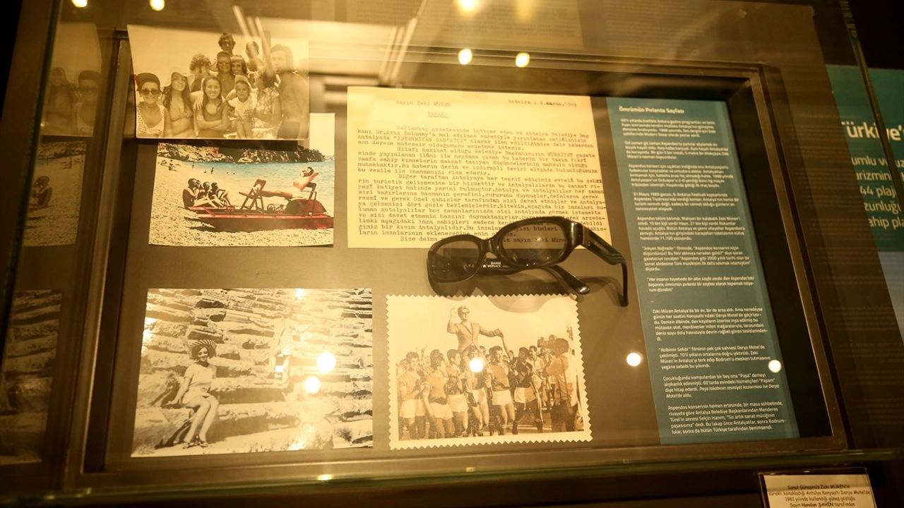 Zeki Müren'in Eşyaları Antalya'da Sergileniyor