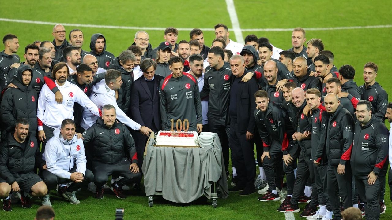 A Millî Futbol Takımı Kocaeli'de Hazırlık Yürüyüşü Gerçekleştirdi