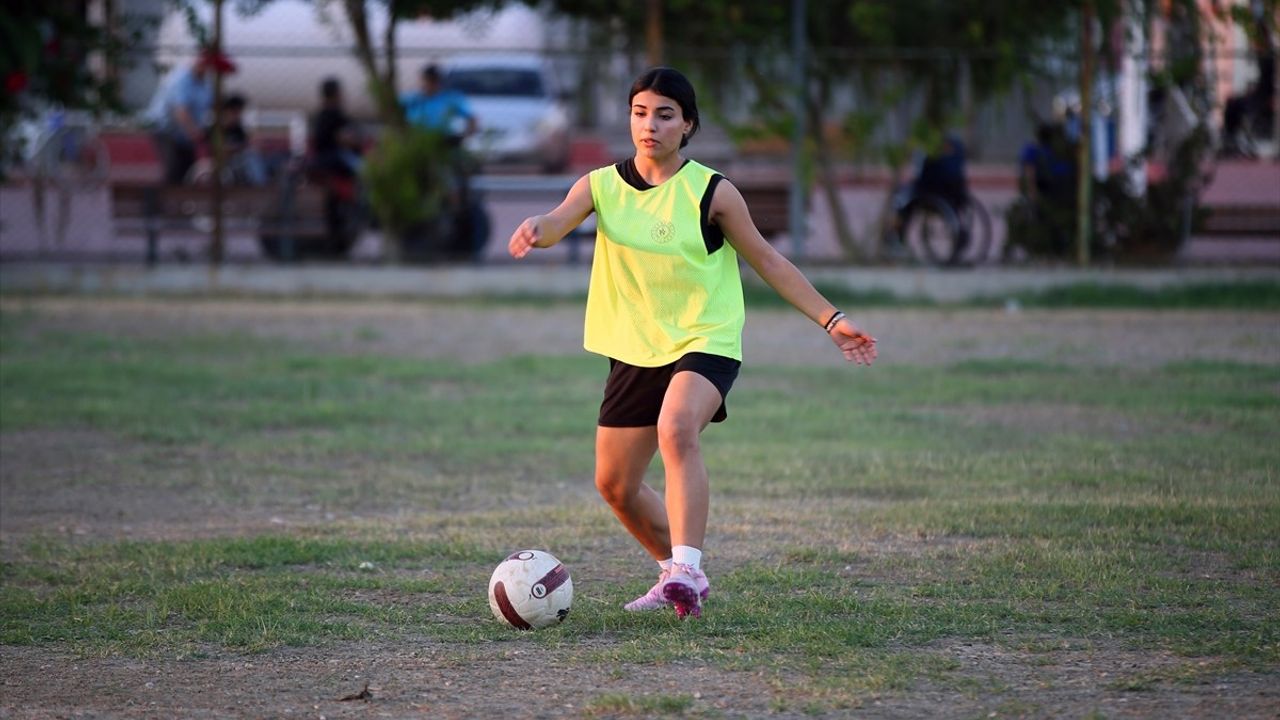 Adana İdmanyurdu Kadın Futbol Takımı, Süper Lig Hedefiyle İddialı Başladı