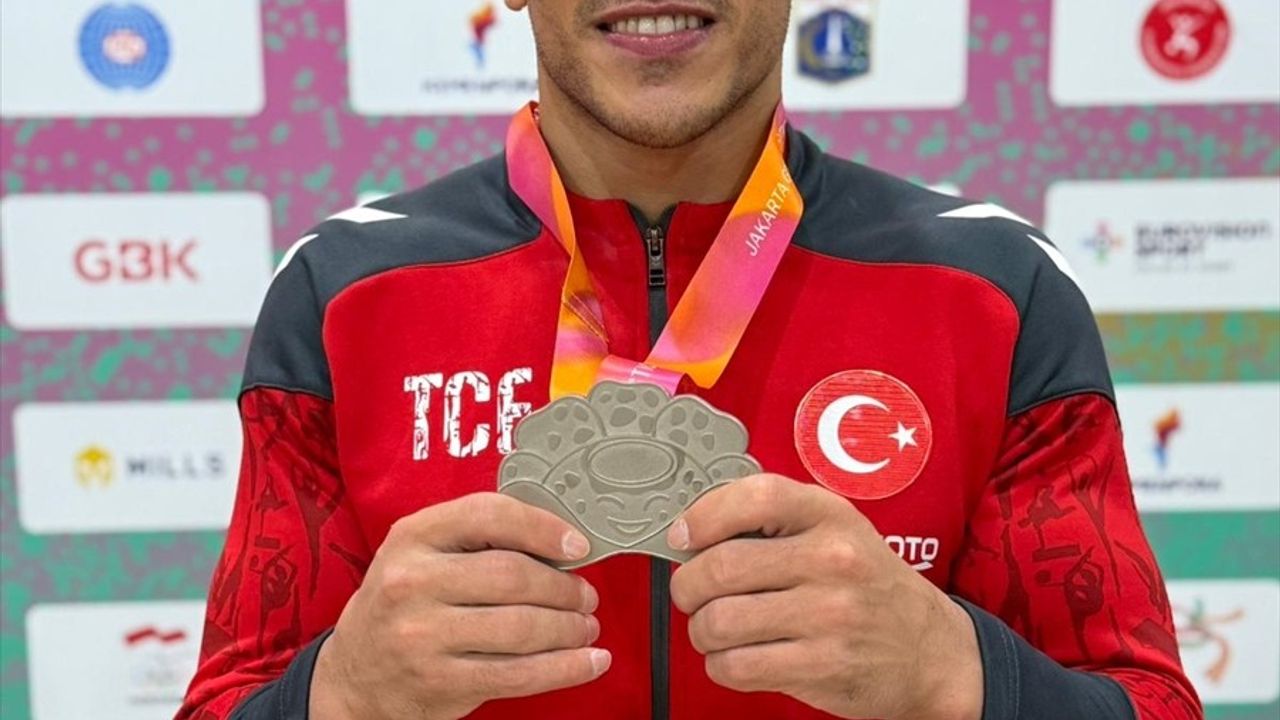 Adem Asil Dünya 2'ncisi Olmayı Başardı