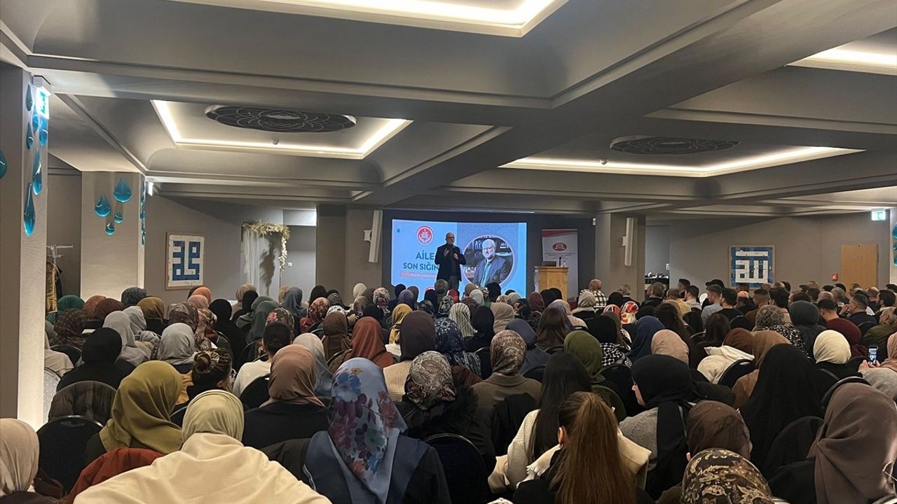 Berlin'de Aile: Son Sığınak Konferansı