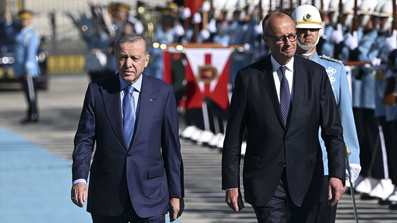 Cumhurbaşkanı Erdoğan, Almanya Başbakanı Merz'i Resmi Törenle Karşıladı