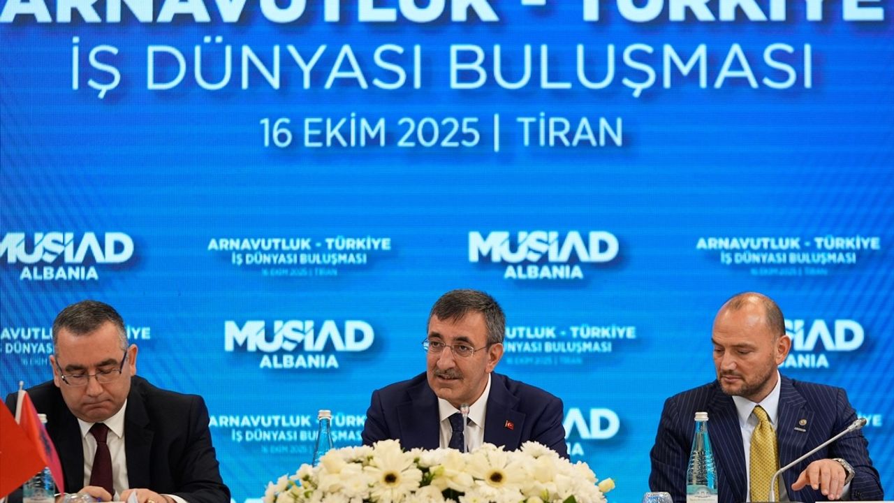 Cumhurbaşkanı Yardımcısı Yılmaz, Arnavutluk'ta İş Dünyası Buluşması'na Katıldı