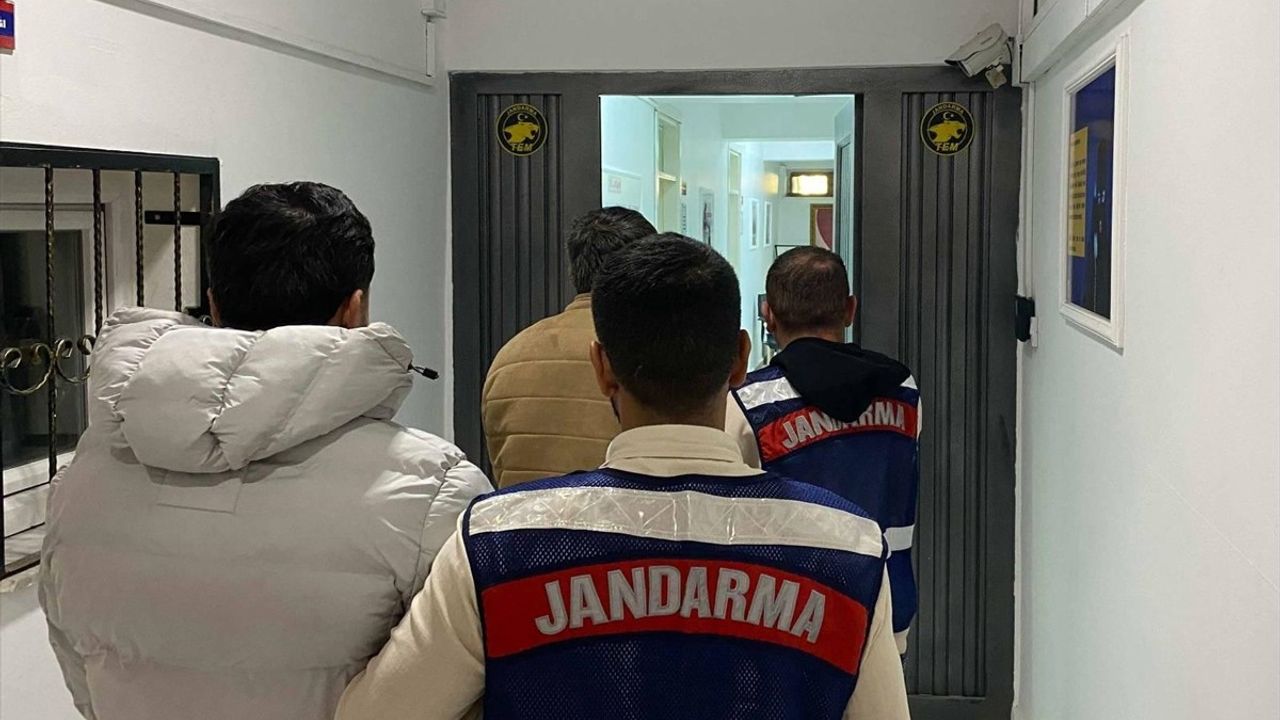 Kayseri'de DEAŞ Operasyonu: 2 Yabancı Şüpheli Gözaltında