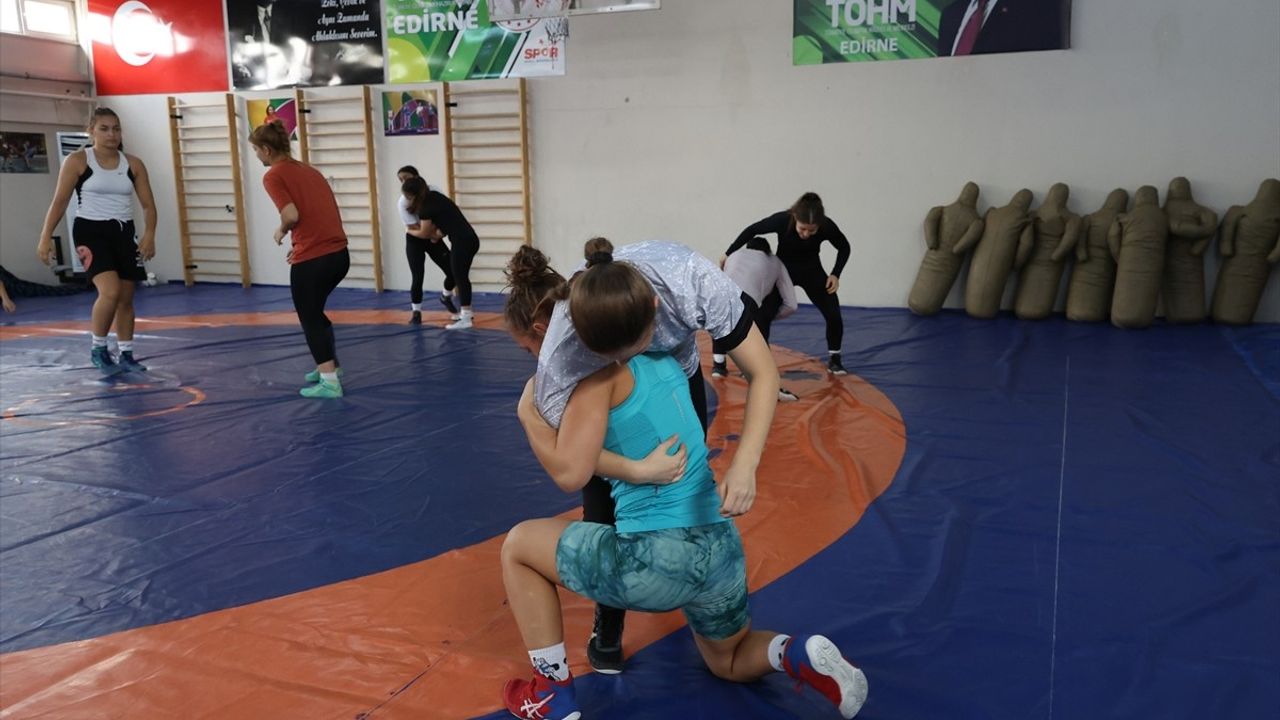 Milli Güreşçiler Balkan Şampiyonası İçin Hazır