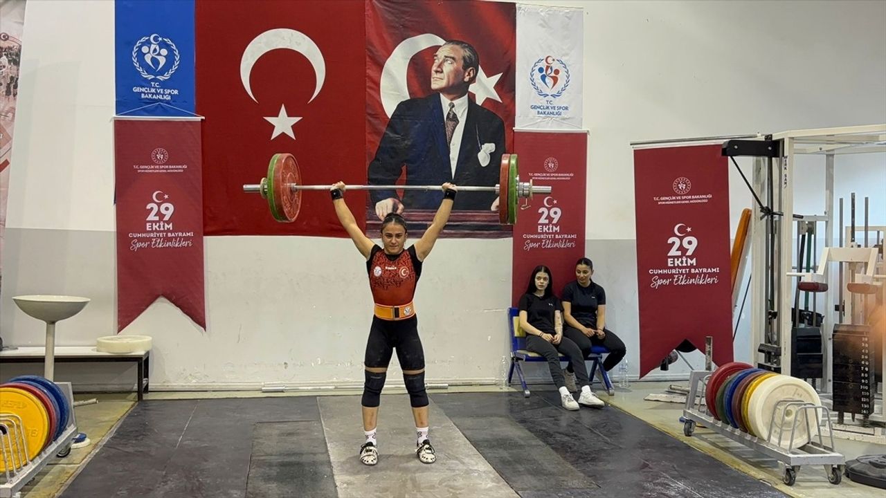 Milli Halterci Türkan Beşikçi Olimpiyat Hedefli Çalışmalarını Sürdürüyor