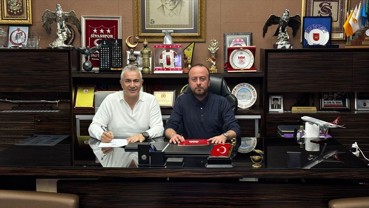 Sivasspor, Mehmet Altıparmak ile Anlaştı