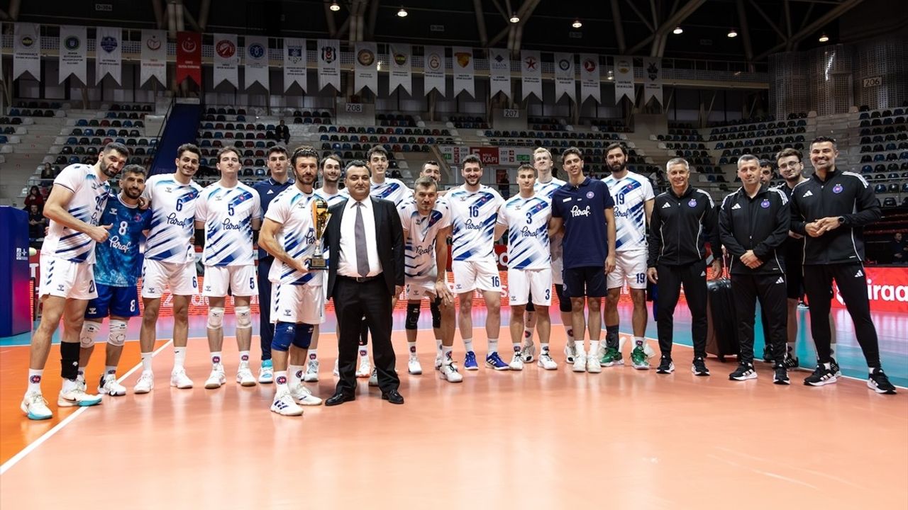 Voleybol: Halkbank, TSYD Ankara Cumhuriyet Kupası'nda 3. Oldu