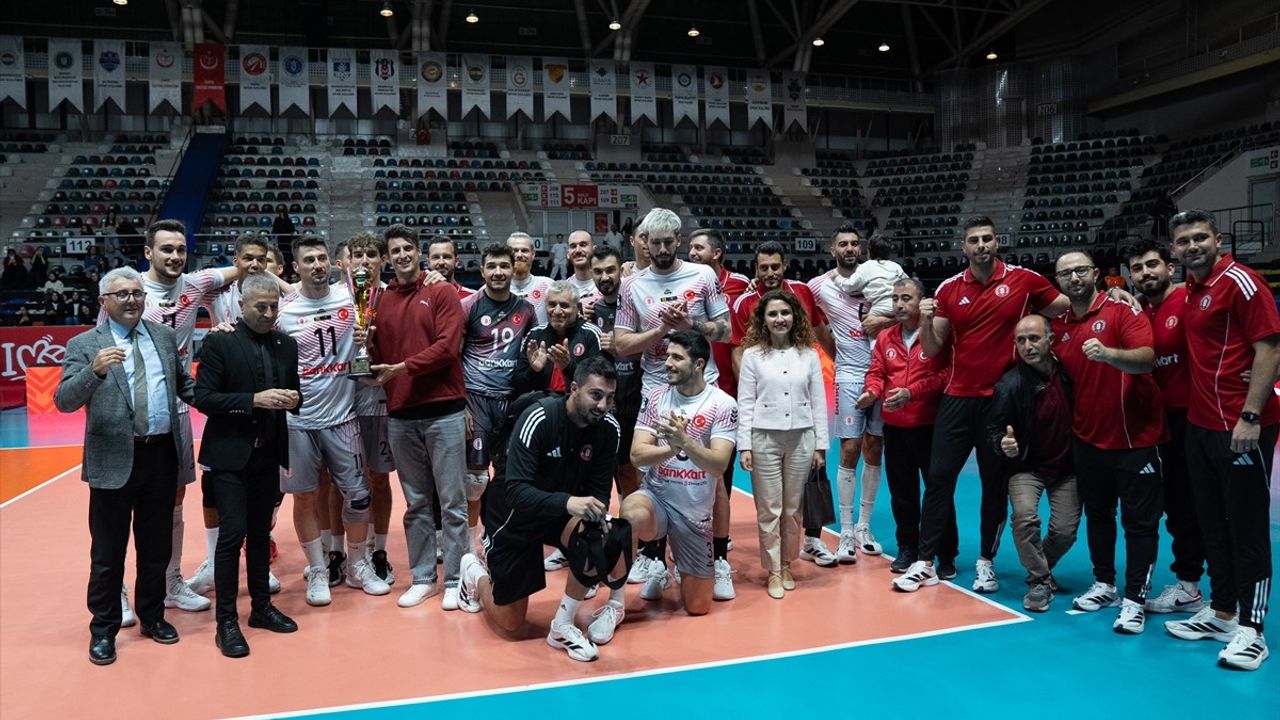 Voleybol: Ziraat Bankkart, 2025 TSYD Ankara Cumhuriyet Kupası'nı Kazandı