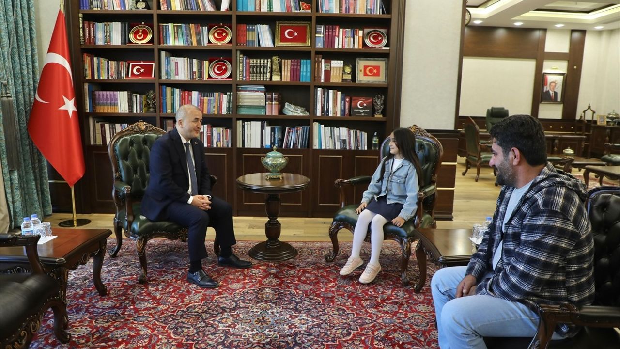 Elazığ Valisi Numan Hatipoğlu, Vali Olma Hayali Olan Eylül Mina'yı Ağırladı