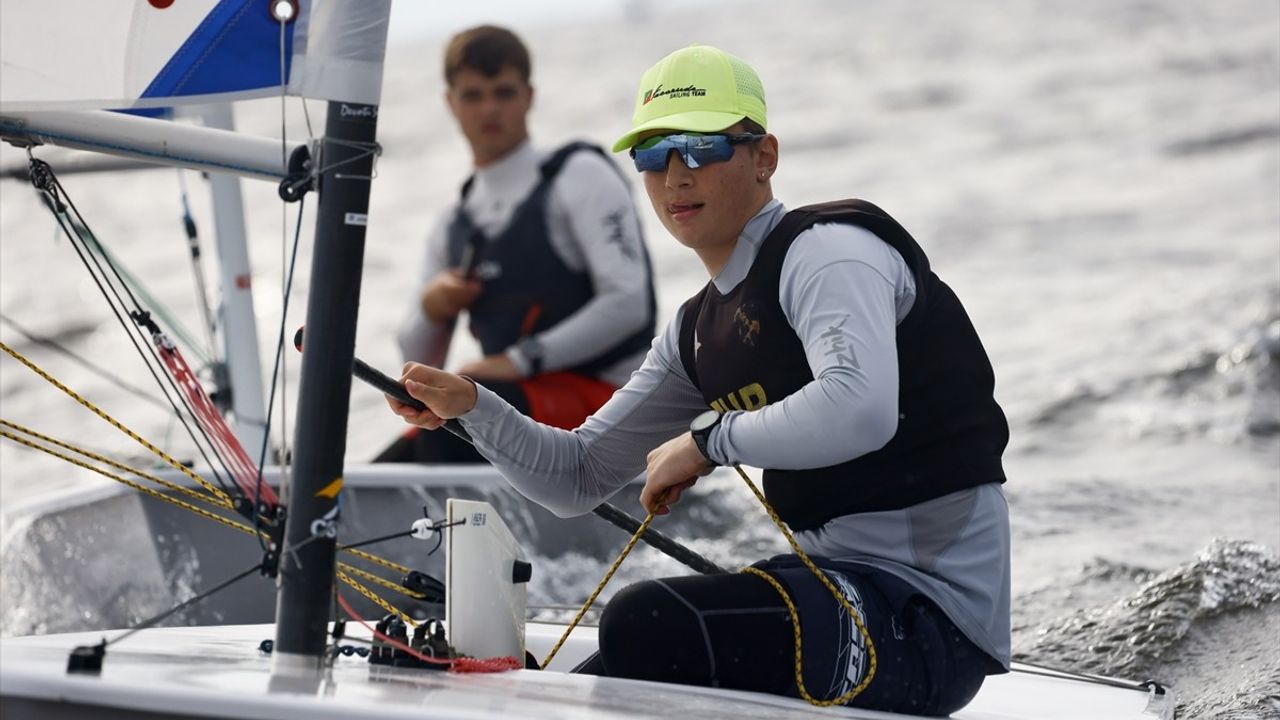 İzmir 29 Ekim Cumhuriyet Kupası Yelken Yarışları Sonuçlandı