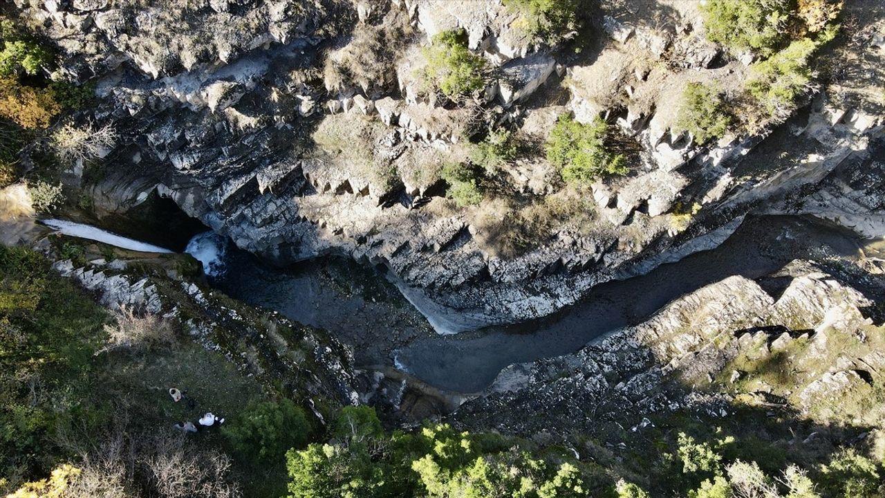 Karakütük Şelalesi: Doğanın Gizli Cenneti