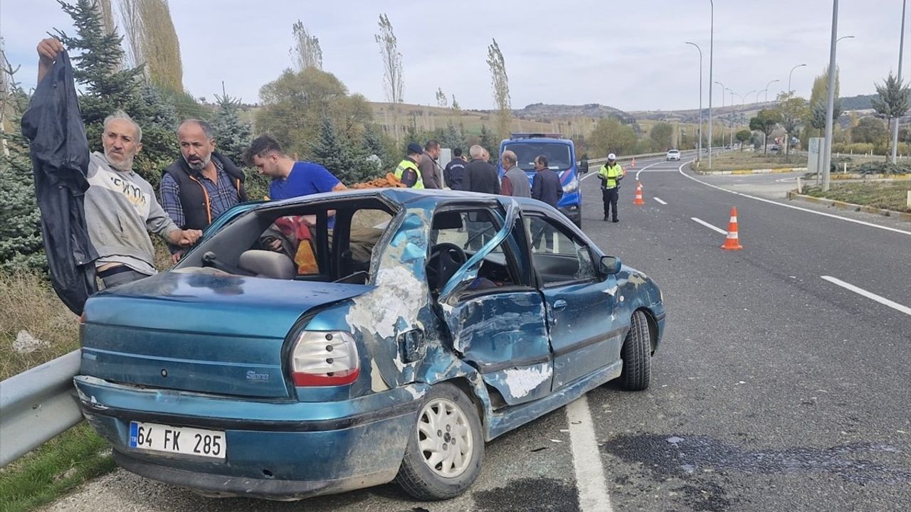 Uşak'ta Tır ve Otomobil Çarpıştı: 1 Yaralı