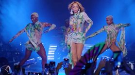 Beyonce Yedi Yıl Aradan Sonra Tek Başına Turneye Çıktı