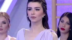 Aleyna Eroğlu, Göğüs Dekolteli Pozuyla Sosyal Medyayı Salladı