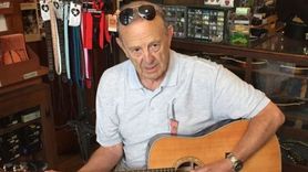 Beatles'ın Eski Bas Gitaristi Charles Newby Hayatını Kaybetti