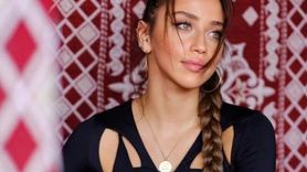 Hamdi Alkan'ın Kızı Zeynep Alkan'ın Cesur Pozları Sosyal Medyayı Salladı