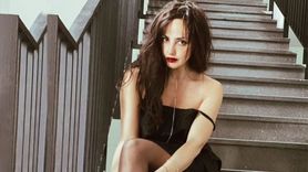 İlkin Tüfekçi Yaz Tatilinde Havuzda Poz Verdi