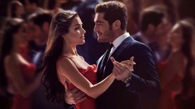 Bambaşka Biri Dizisi Oyuncuları