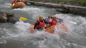 Rize'de Uluslararası Rafting Yarışması Heyecanı