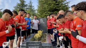 Ampute Milli Takımı Neşet Ertaş'ı Andı